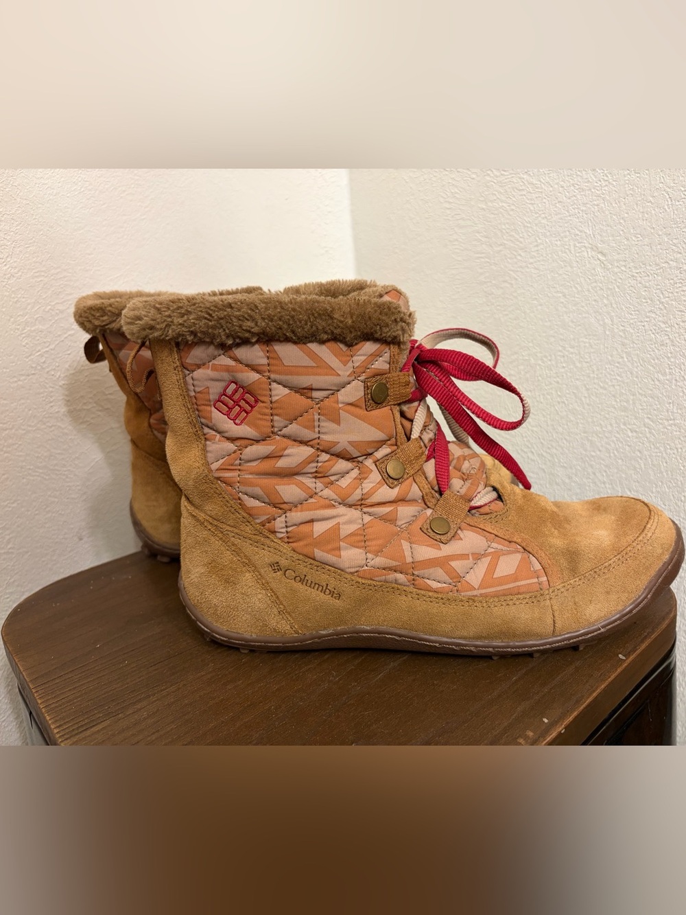 Columbia Women's Tan Minx Shorty Omni-Heat Waterproof Boots Size 8